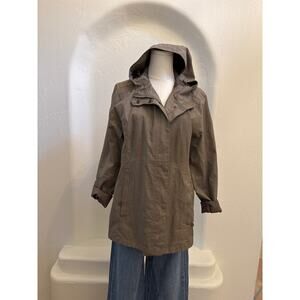 Eddie Bauer Women’s Hooded Rain Jacket / Windbreaker – Size Large (Taupe)